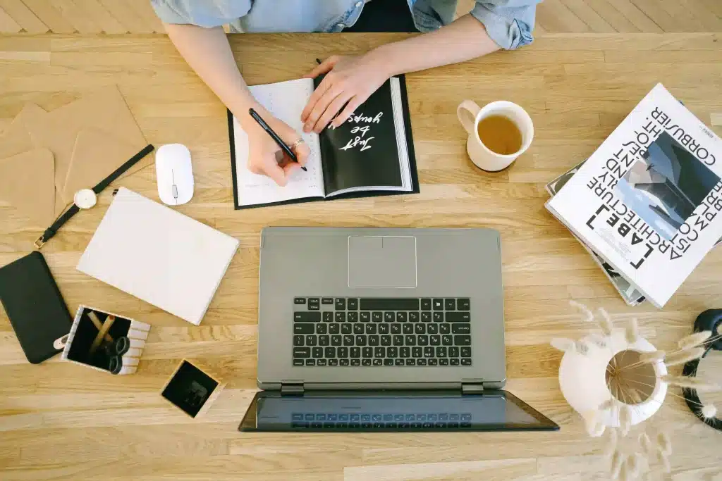 Top 10 UK Expat Tax Mistakes (and How to Fix Them)